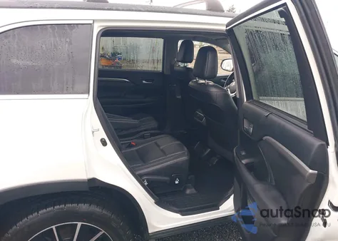 2017 Toyota Highlander Se z USA, uszkodzony, nr VIN 5TDJZRFH1HS426753